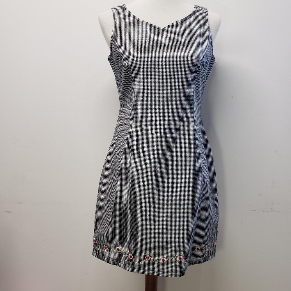 90s Villager Sport Liz Claiborne 8P Gingham Check Floral Embroidered Hem Dress